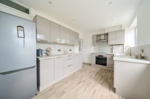 Kitchen Diner angle 4- click for photo gallery
